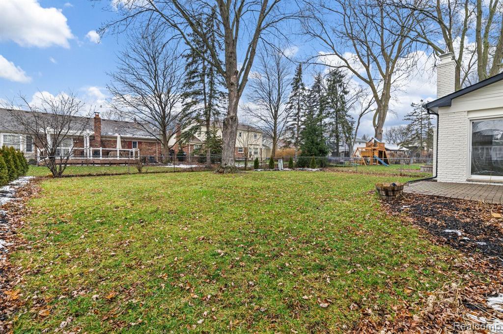 7451 ADMIRALTY Drive, Canton, MI 48187 — Photo 38