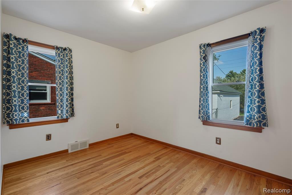920 N Denwood Street, Dearborn, MI 48128 — Photo 14