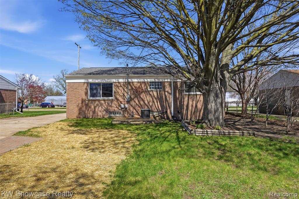 31167 Maplewood Street, Garden City, MI — Photo 22