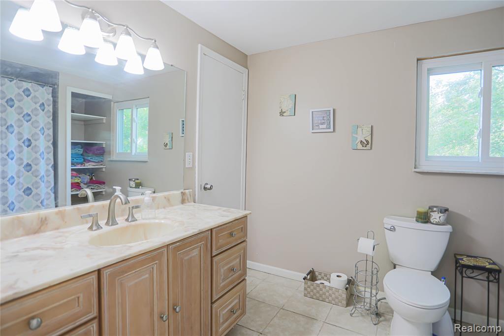 7014 Marco Drive, Waterford, MI 48327 — Photo 28