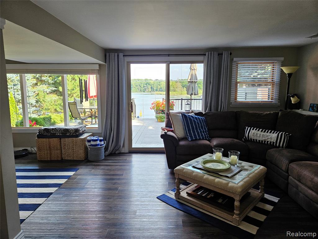 1325 Beach Drive, Orion, MI — Photo 21