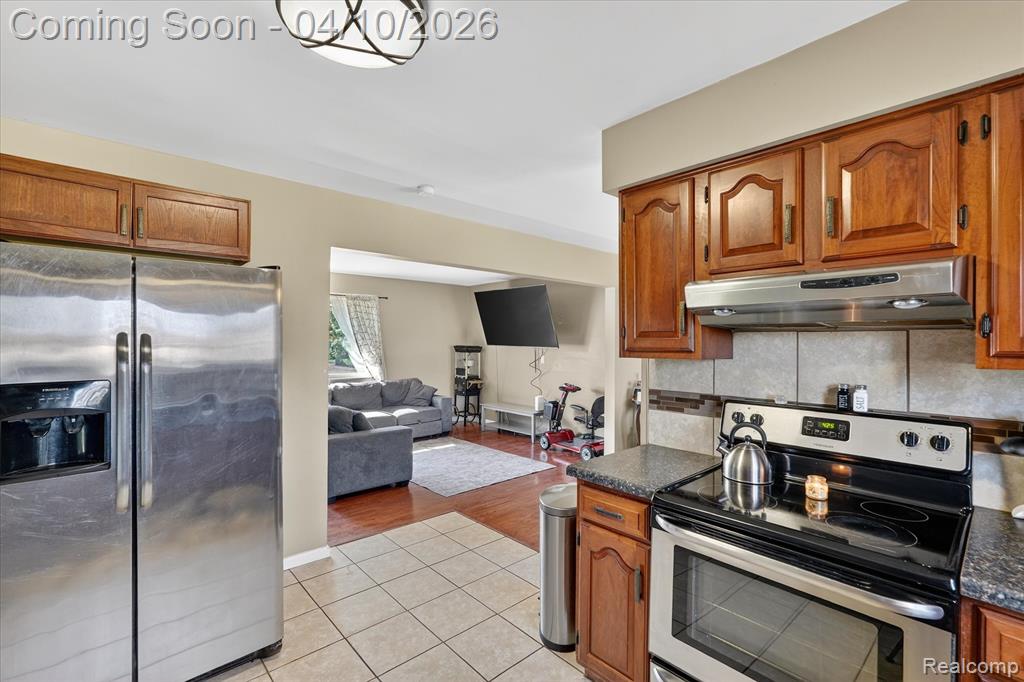 4397 Sulgrave Drive, Swartz Creek, MI 48473 — Photo 10