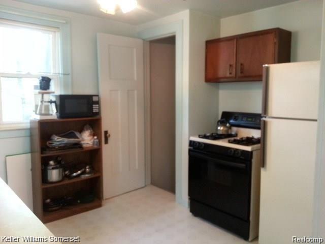 904 N MAPLE Avenue, Royal Oak, MI 48067 — Photo 9