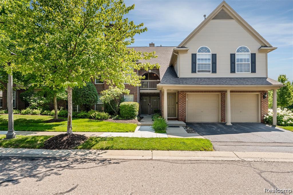 28126 Carlton Way Drive, Novi, MI