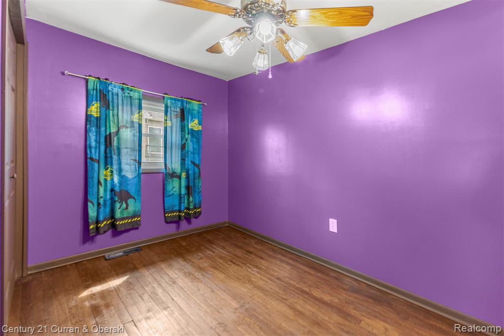977 Boston Avenue, Waterford, MI 48328 — Photo 16
