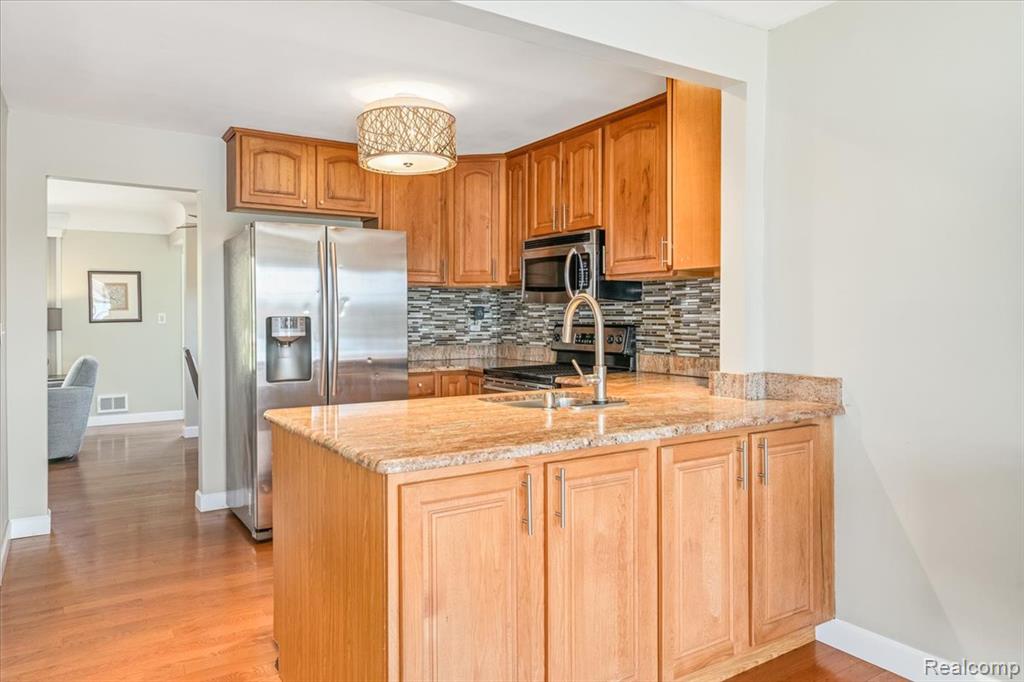 47969 Merle Court, Belleville, MI 48111 — Photo 10