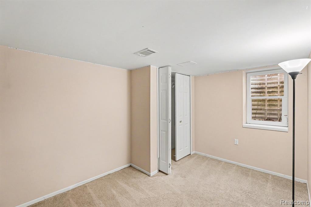8532 Alwardt Drive, Sterling Heights, MI 48313 — Photo 14