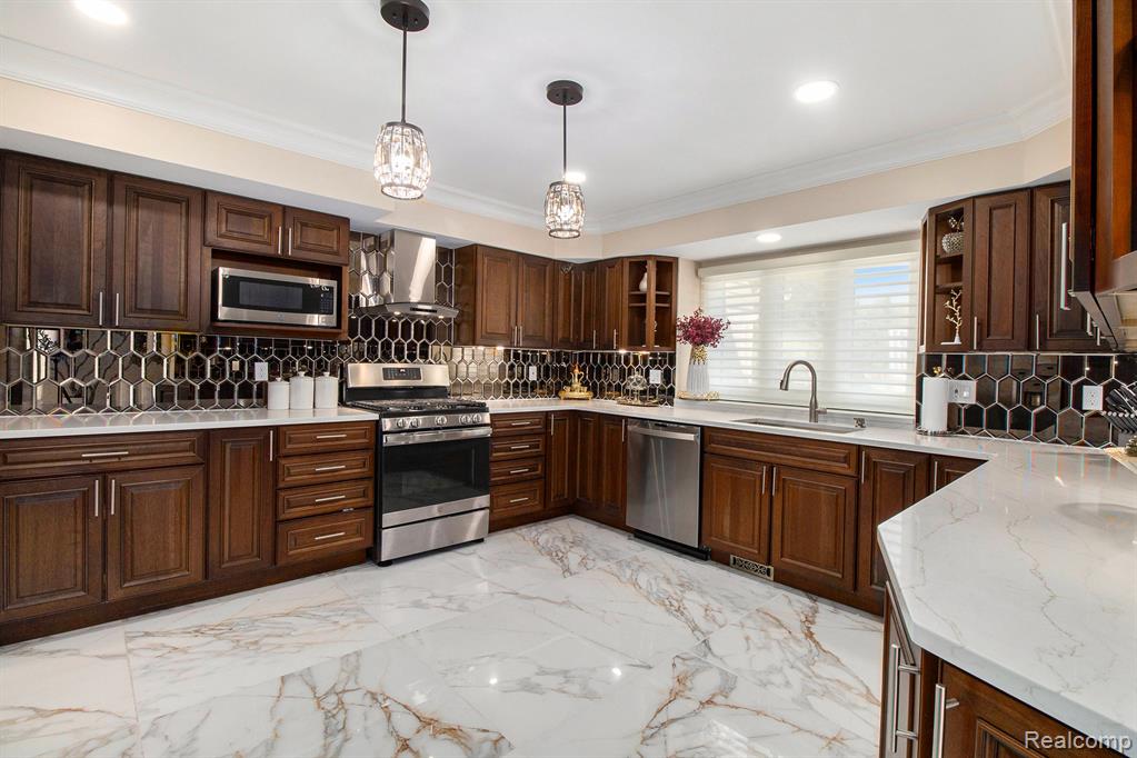 49931 Cooke Avenue, Plymouth, MI 48170 — Photo 13