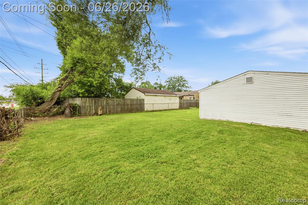 8250 Shari Drive, Westland, MI — Photo 26