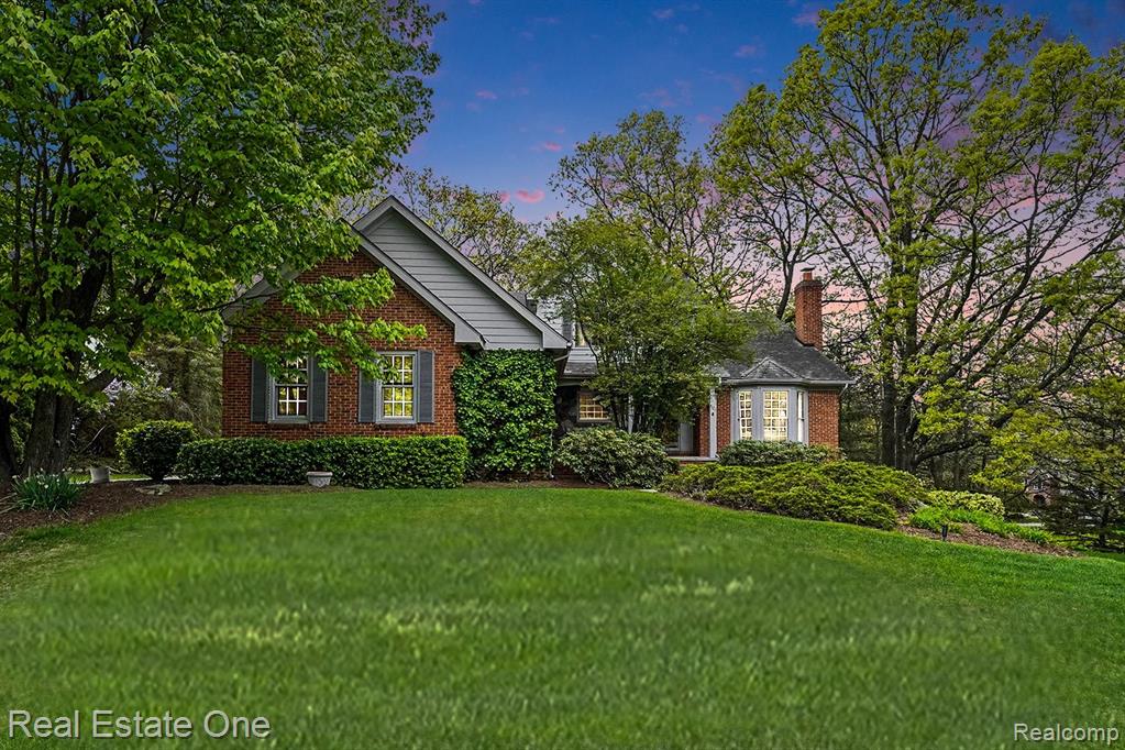 8189 High Point Trail, White Lake, MI — Photo 2