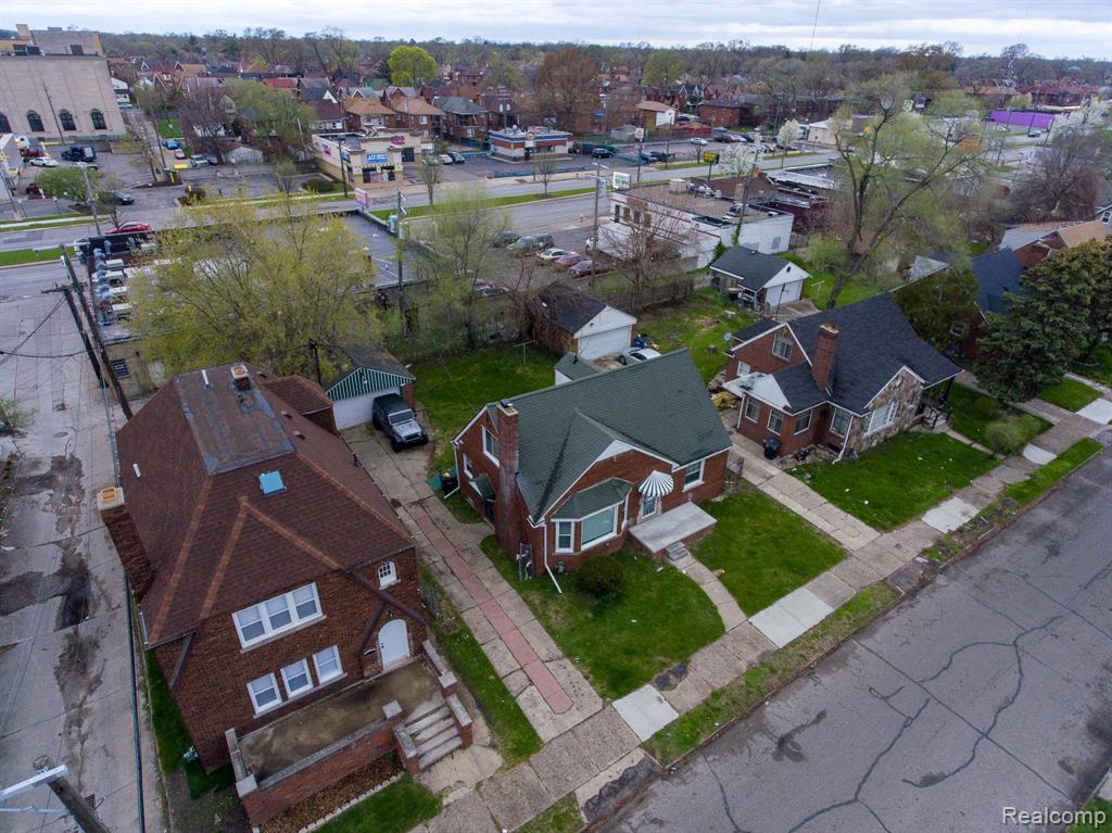 17125 Warrington Drive - Photo 4