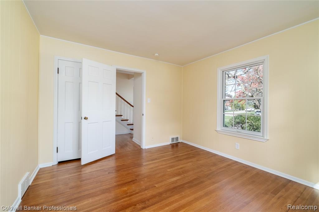 499 Sunningdale Drive, Grosse Pointe Woods, MI 48236 — Photo 17