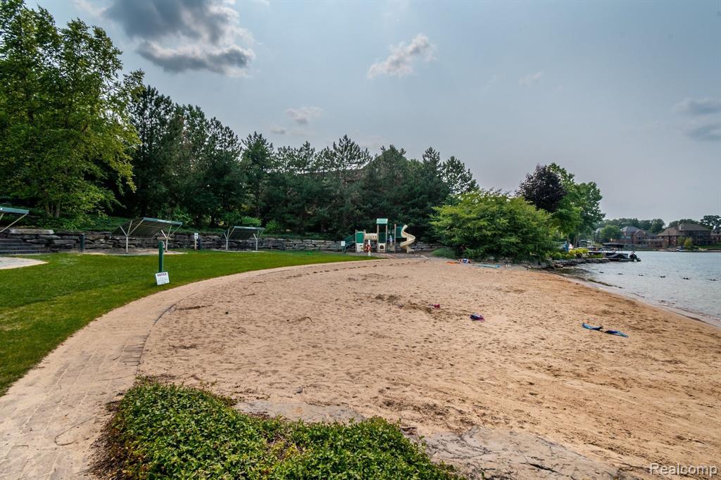 10725 WATERFALL, South Lyon, MI 48178 — Photo 69