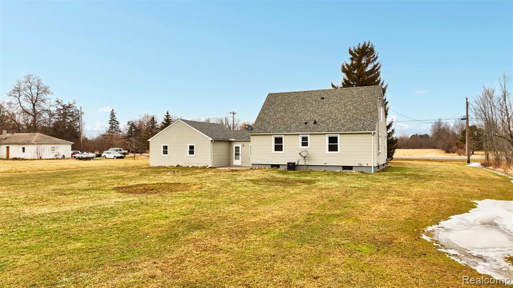 4469 W Coldwater Road, Flint, MI 48504 — Photo 9