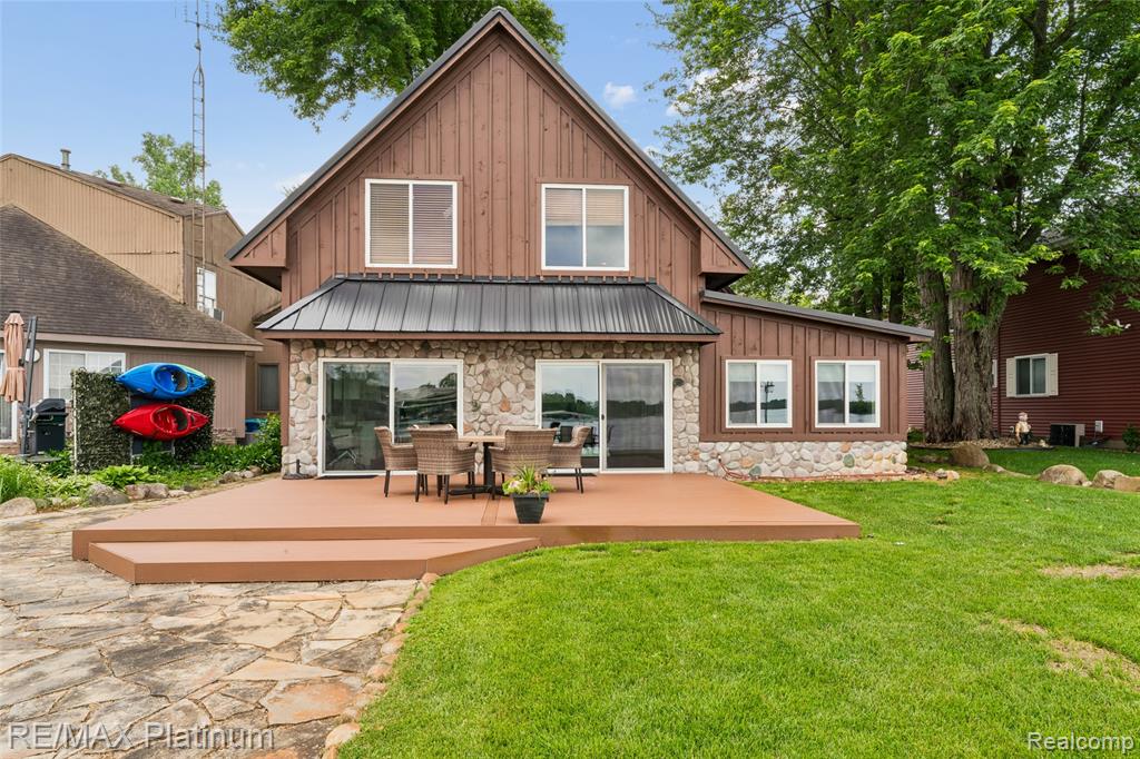 3154 PONEMAH Drive, Fenton, MI 48430 — Photo 5