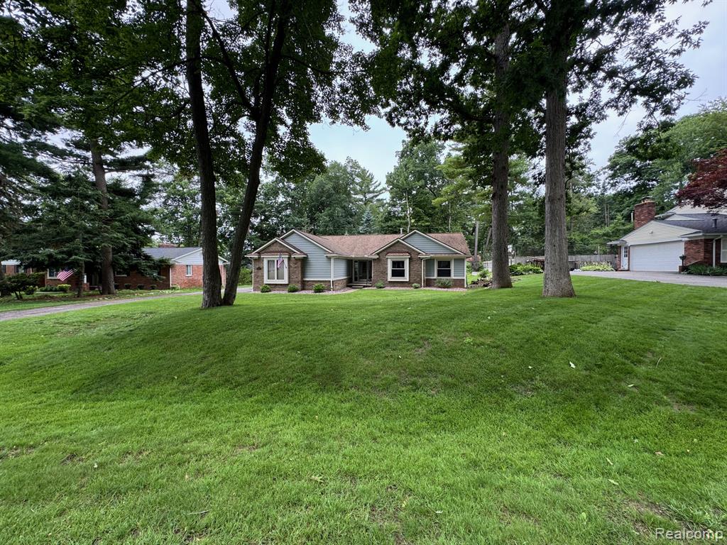 5851 Kingfisher Lane, Clarkston, MI — Photo 3