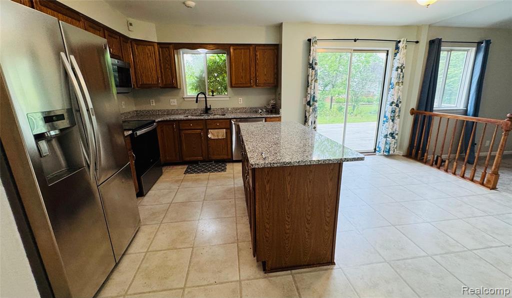 46406 AARONS Way, Canton, MI 48188 — Photo 8