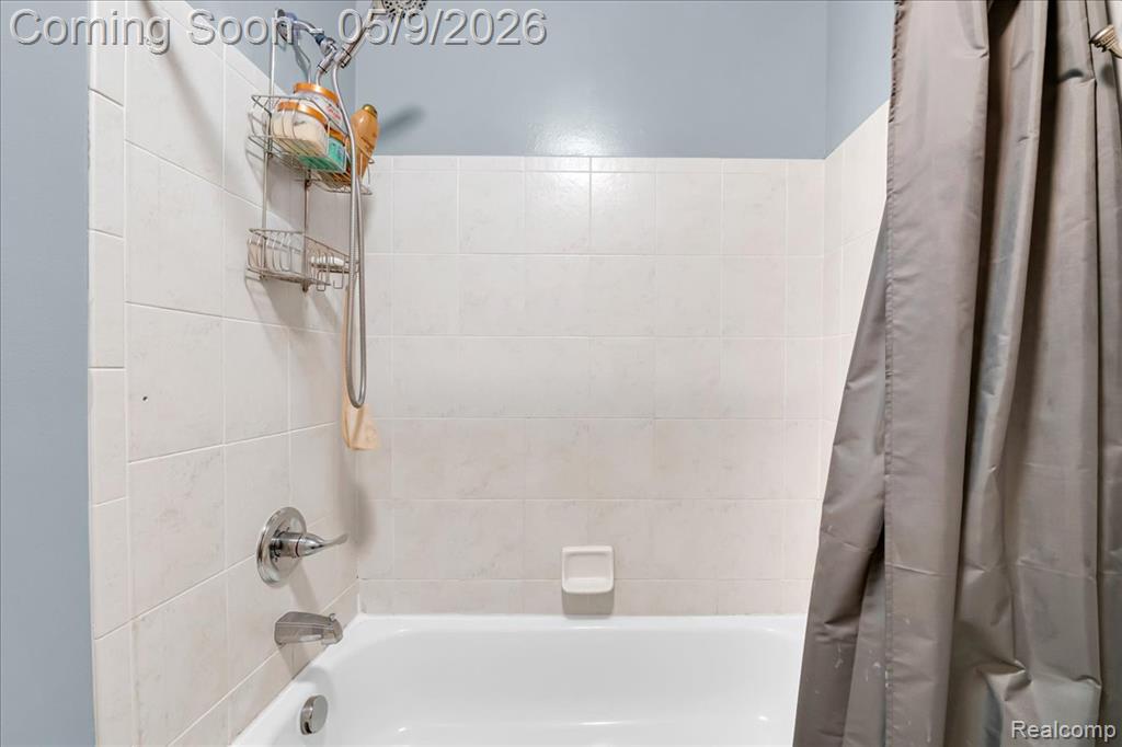 3881 High Grove Way, Lake Orion, MI — Photo 43