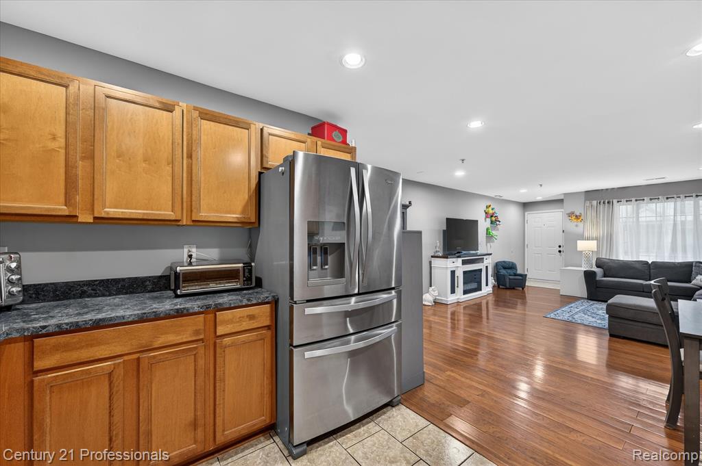 45555 Hidden View Court, 6 Mile Rd, Utica, MI 48315 — Photo 9