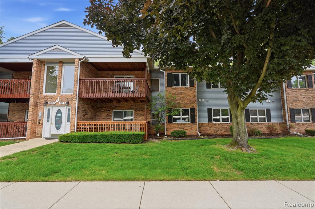 1326 Shoemaker Drive, 52, Westland, MI