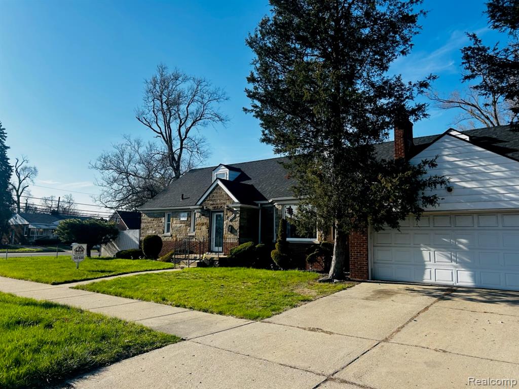 5920 W Outer Drive, Detroit, MI 48235 — front exterior