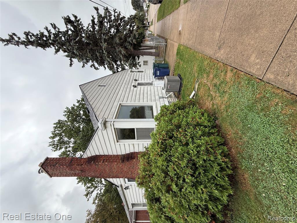 879 Highland Avenue, Lincoln Park, MI 48146 — Photo 2