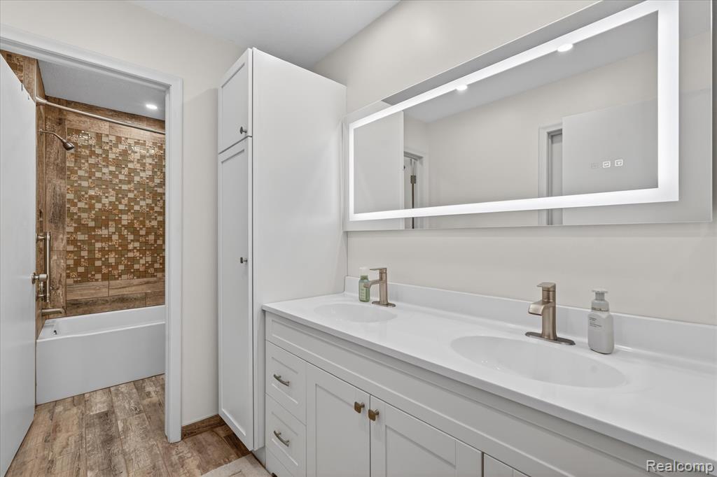 2017 Beekman Court, Flint, MI 48532 — Photo 20