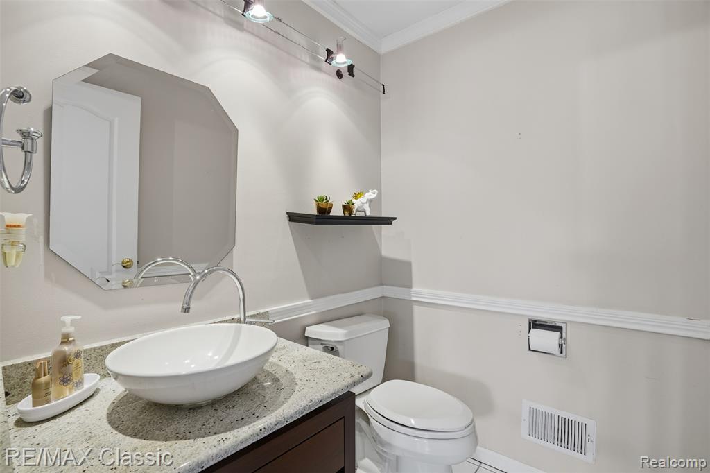4871 Winewood Lane, Commerce Twp, MI 48382 — Photo 26