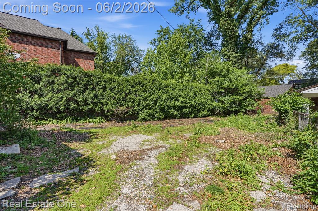 8606 Hendrie Boulevard, Huntington Woods, MI — Photo 30