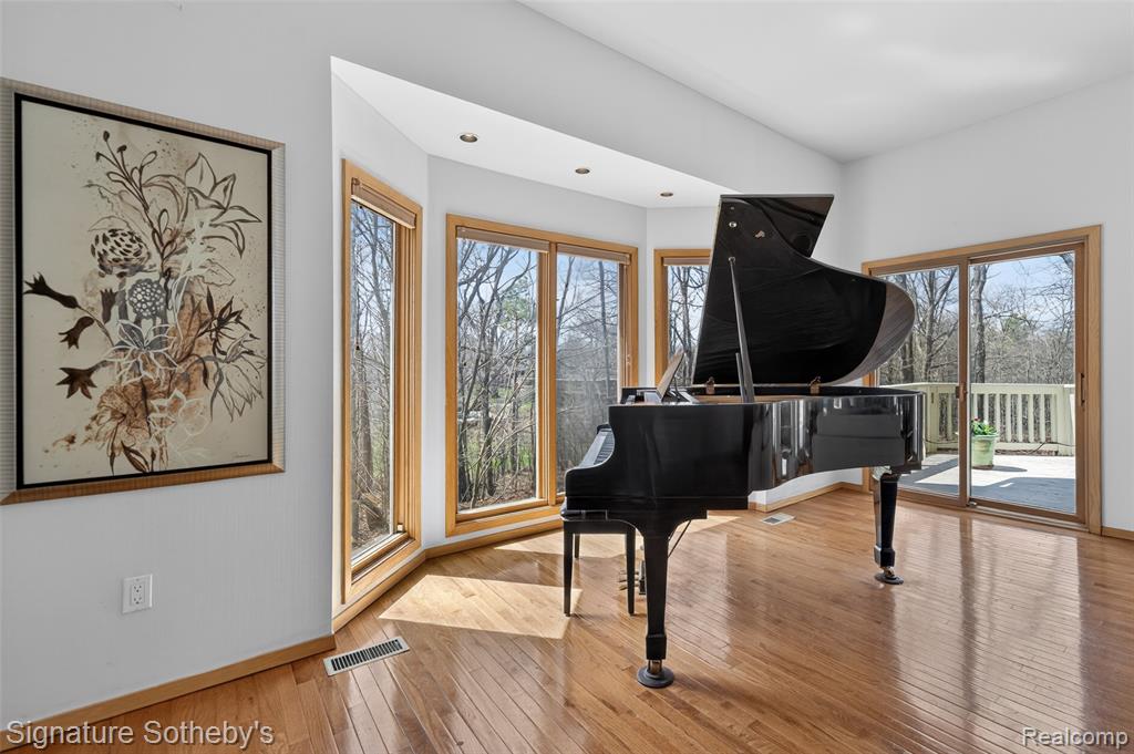 2131 Birchwood Way, Bloomfield Hills, MI 48302 — Photo 10