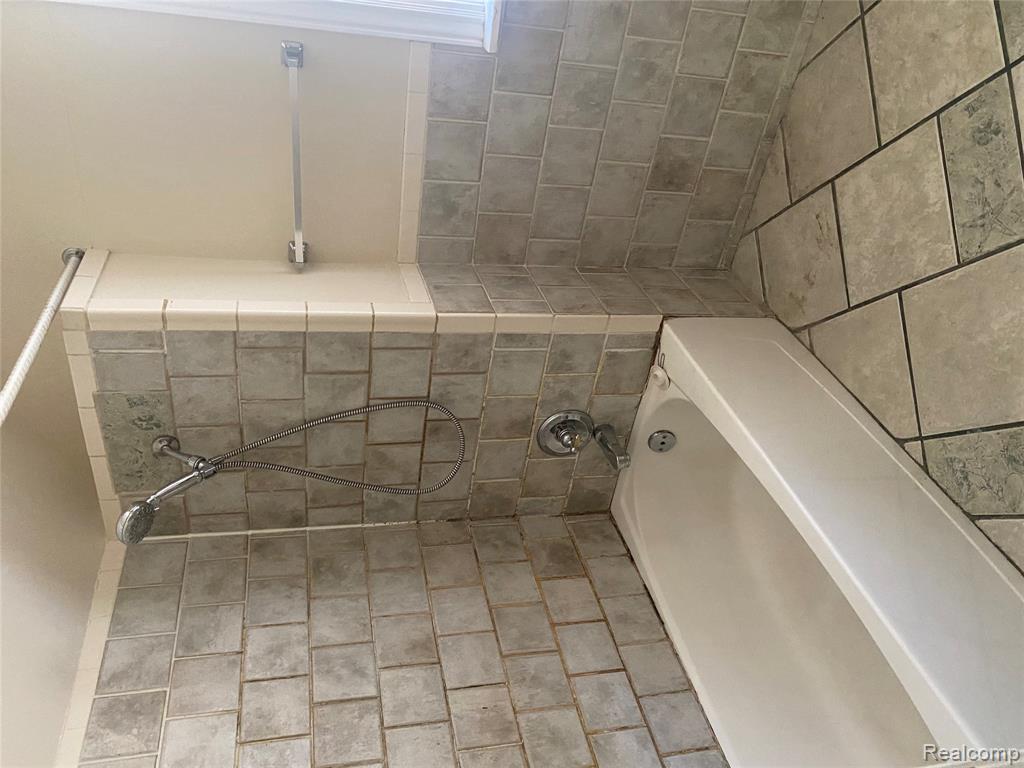 65 Chippewa Road, Pontiac, MI 48341 — Photo 4