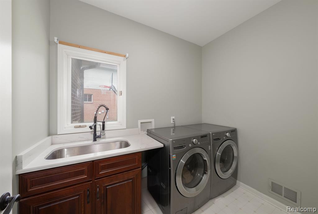 47116 MARISA Court, Plymouth, MI 48170 — Photo 23