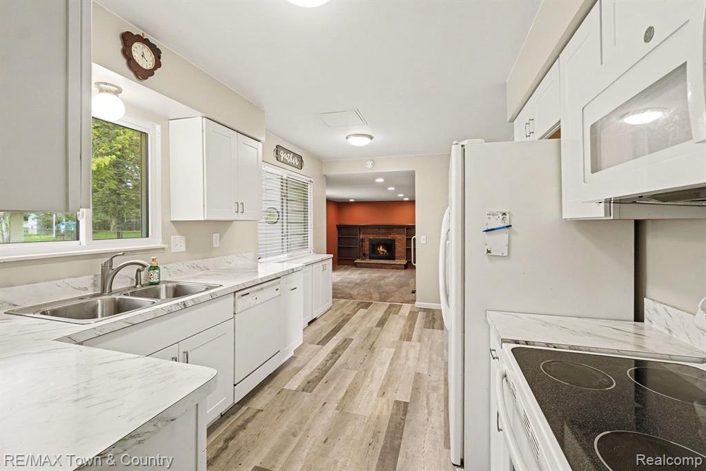 405 Terrace Drive, Flushing, MI 48433 — Photo 10