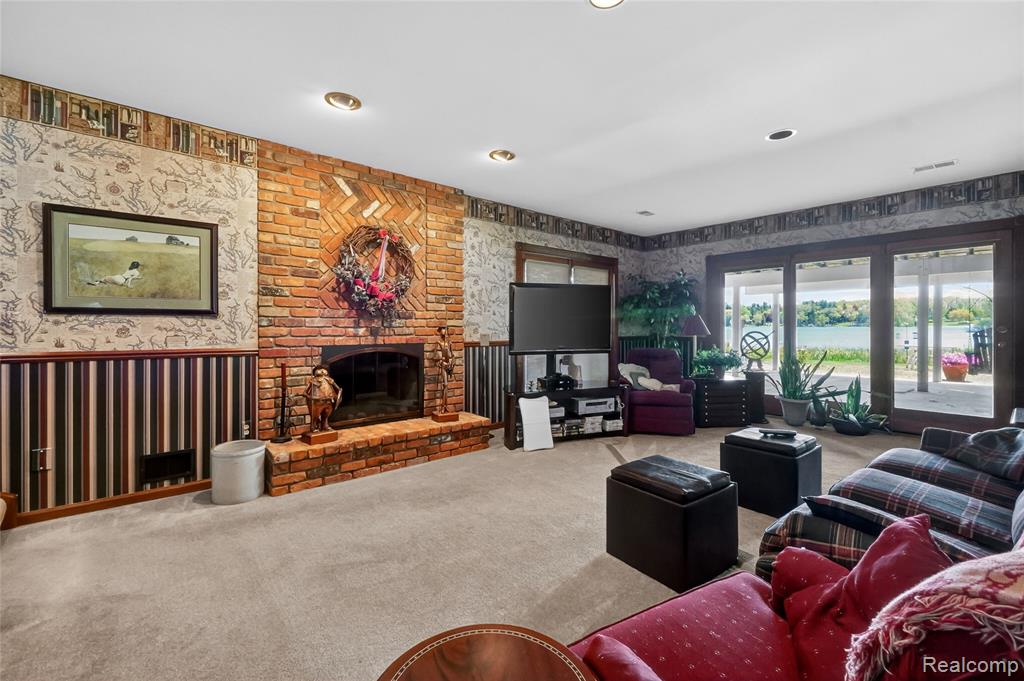 24 Chateaux Du Lac, Fenton, MI 48430 — Photo 46