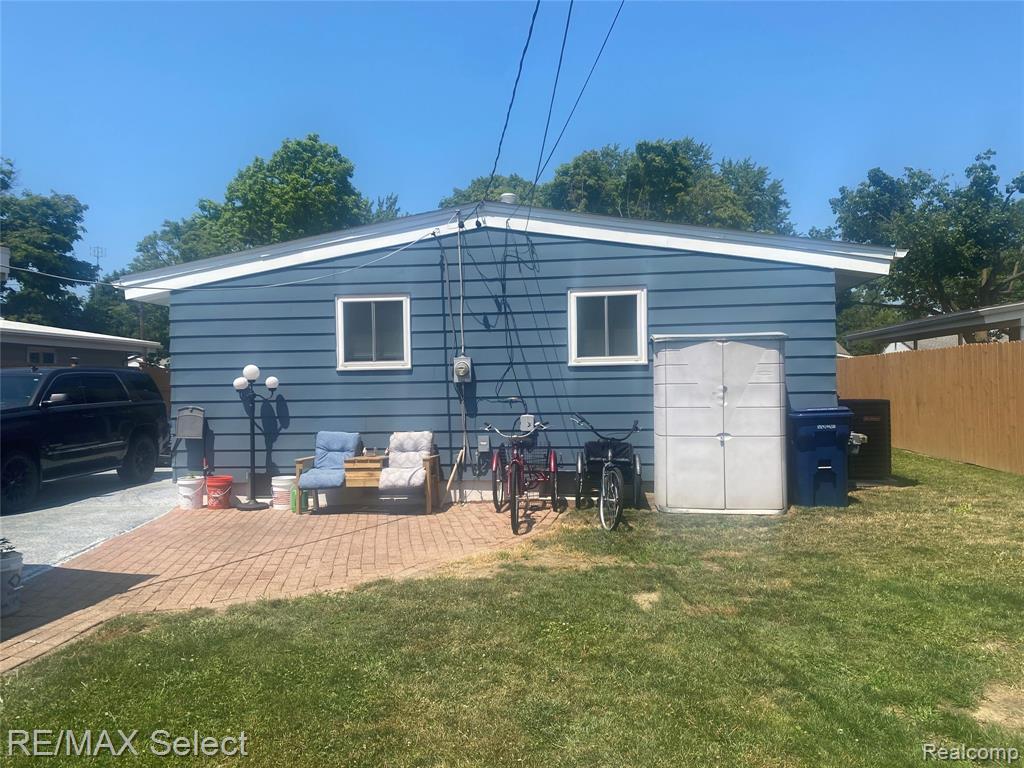 818 McKeighan Avenue, Flint, MI 48507 — Photo 4