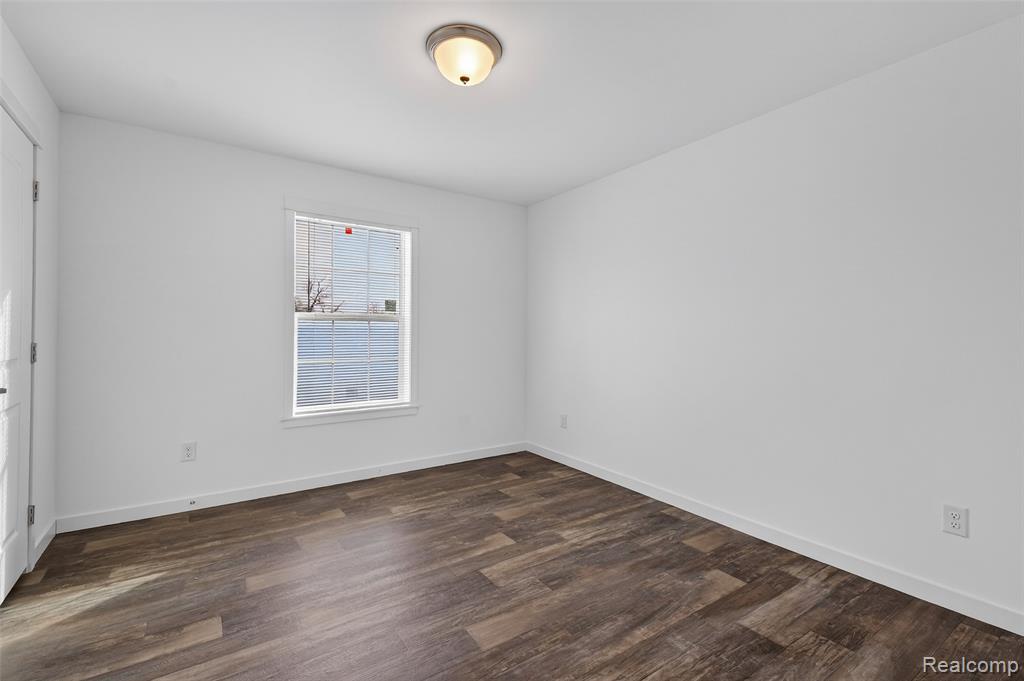 7567 Packard Avenue, Warren, MI 48091 — Photo 9