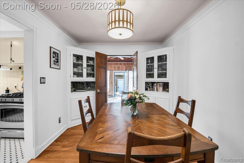 2101 Lochmoor Boulevard, Grosse Pointe Woods, MI 48236 — Photo 12