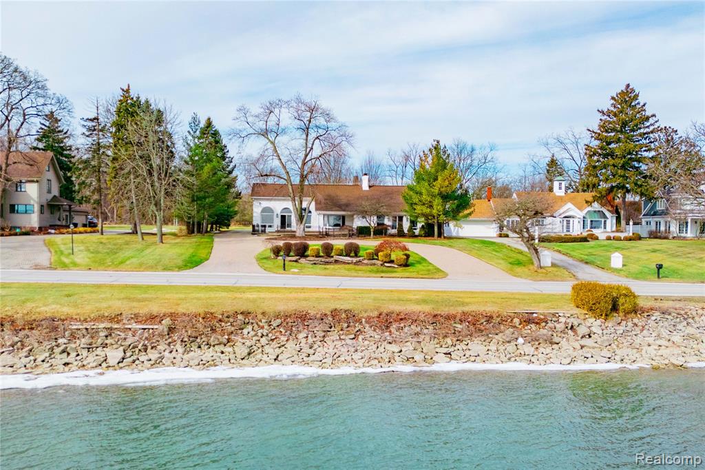 21774 East River Road, Grosse Ile, MI 48138 — Photo 3
