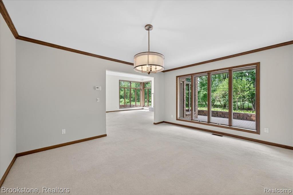 2610 Vanel Court, West Bloomfield, MI 48324 — Photo 11