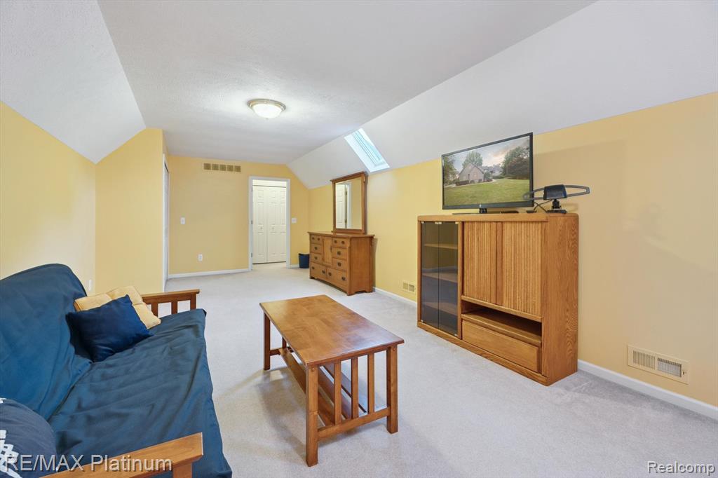 8872 Thornapple Drive, Pinckney, MI 48169 — Photo 44