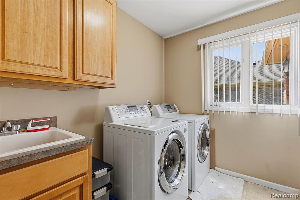 50426 Chief Drive, Macomb, MI 48044 — Photo 22