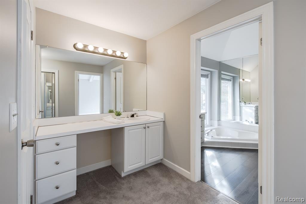 6351 Cherry Tree Court, Rochester Hills, MI 48306 — Photo 34