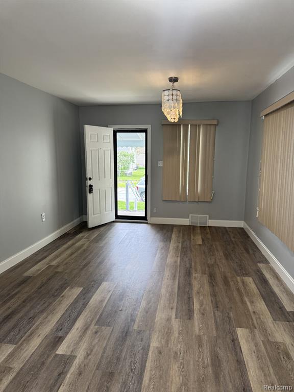 451 W GEORGE Avenue, Hazel Park, MI 48030 — Photo 4