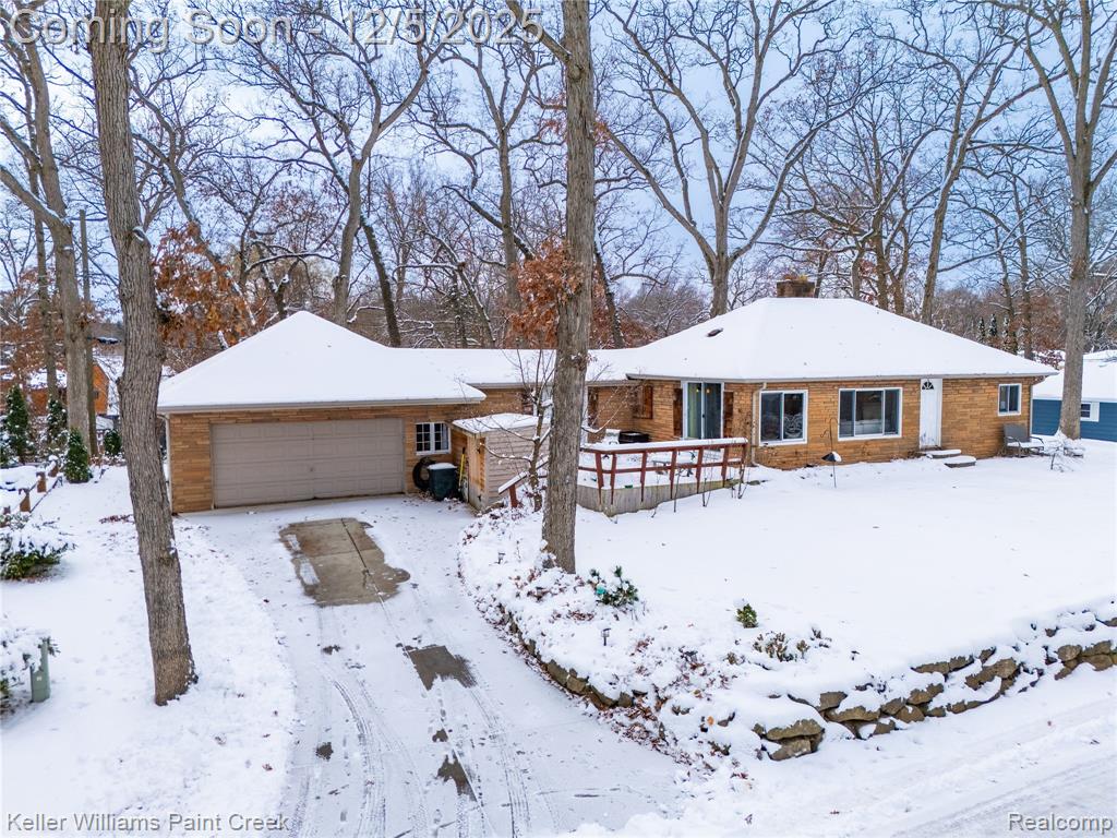 915 Dollar Bay Drive, Lake Orion, MI 48362 — Photo 2