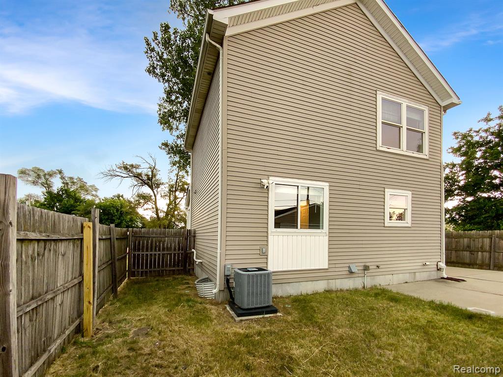 20773 GARDEN Lane, Ferndale, MI 48220 — Photo 5