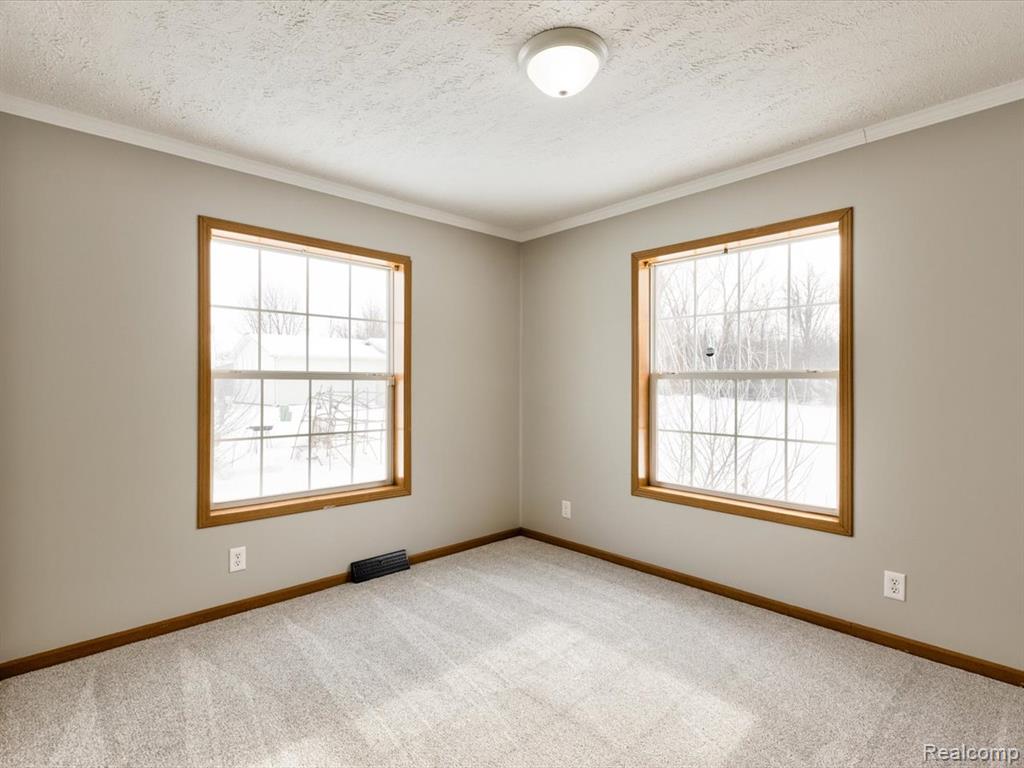 3211 Keewahdin #139 Road, Fort Gratiot, MI 48059 — Photo 22