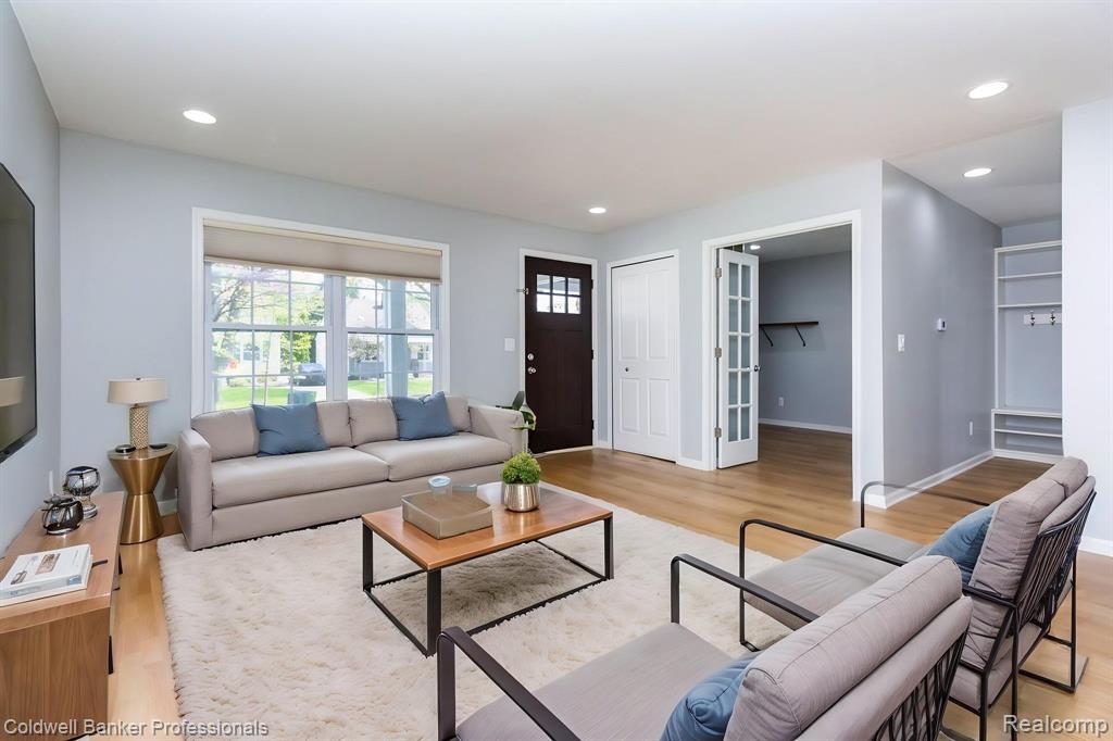 829 N Dorchester Avenue, Royal Oak, MI 48067 — Photo 9