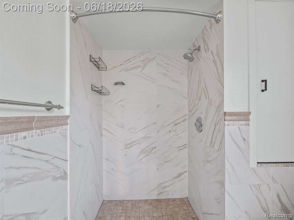 6680 Ridgefield Circle, 201, West Bloomfield, MI — Photo 25