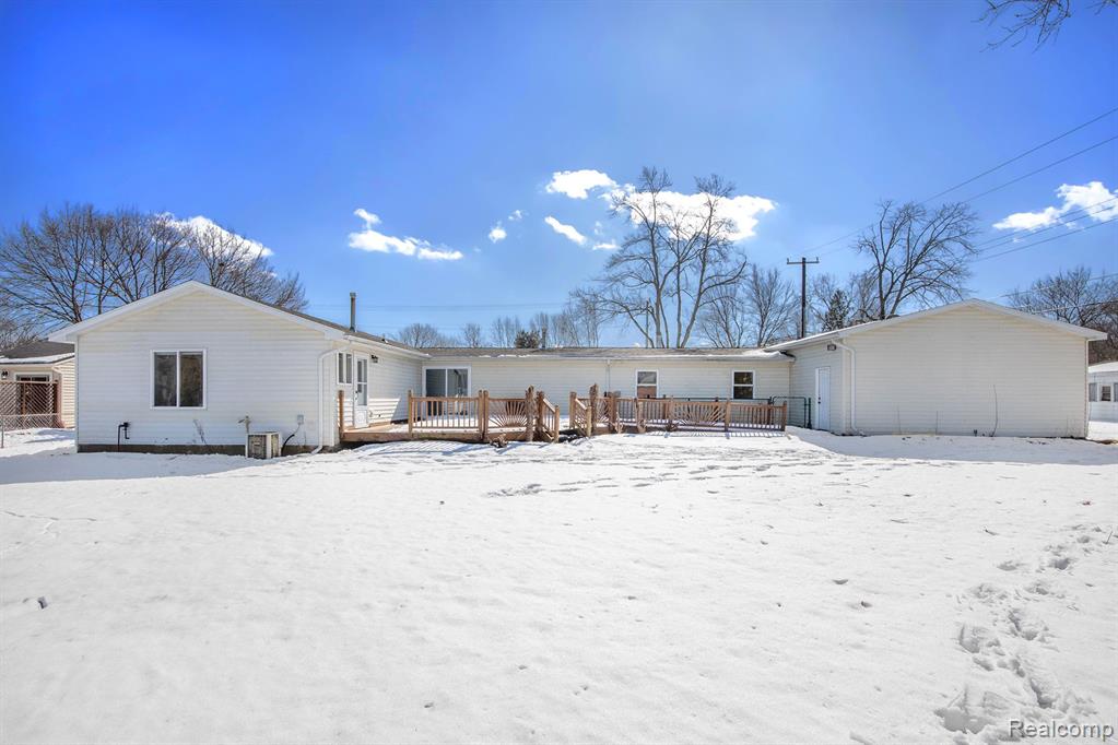 5390 SUNNYSIDE Drive, Clarkston, MI — Photo 16