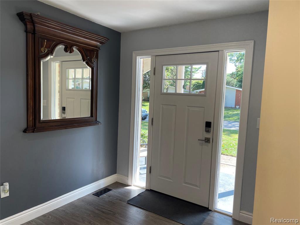8981 Devon Drive, Shelby Twp, MI 48317 — Photo 3
